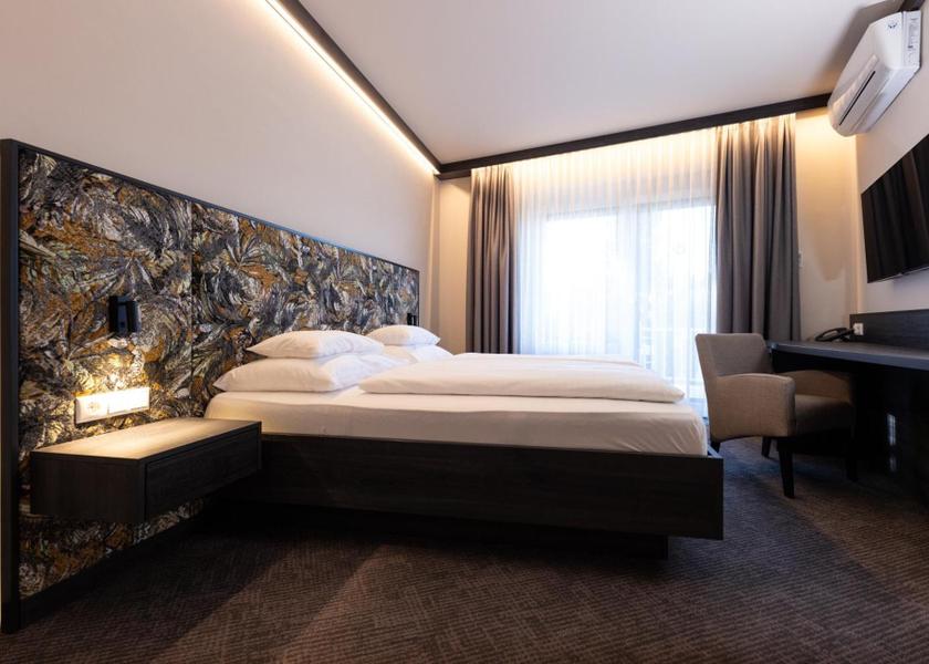 Styria Loipersdorf bei Fuerstenfeld Suite with Thermal Bath Access