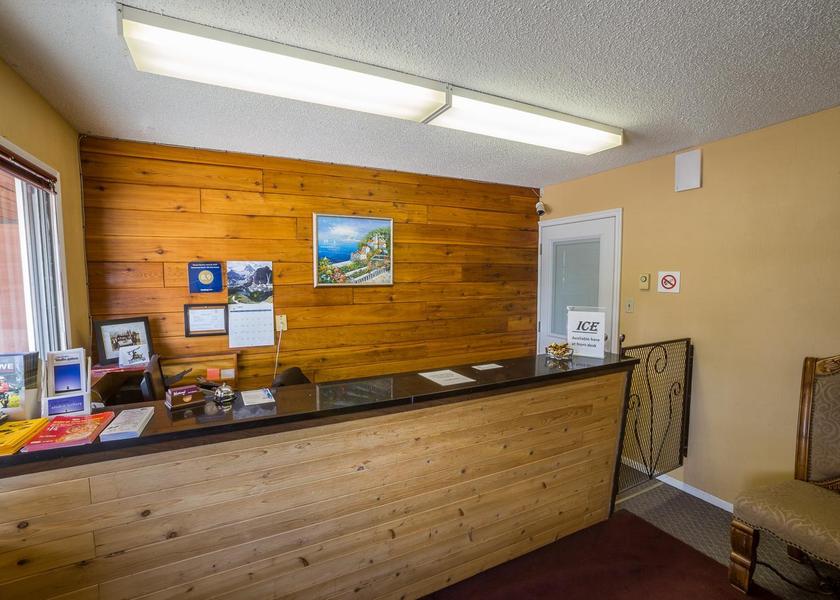 British Columbia 100 Mile House Lobby