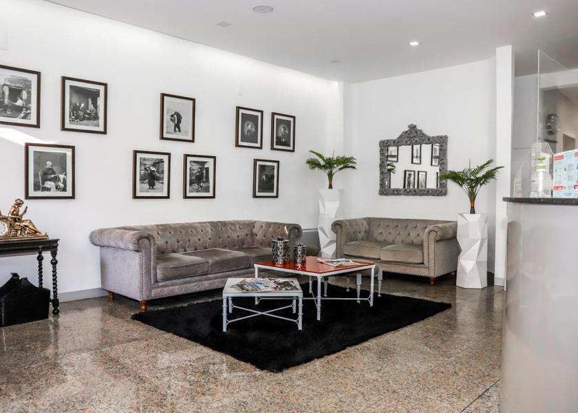 Shared lounge/TV area