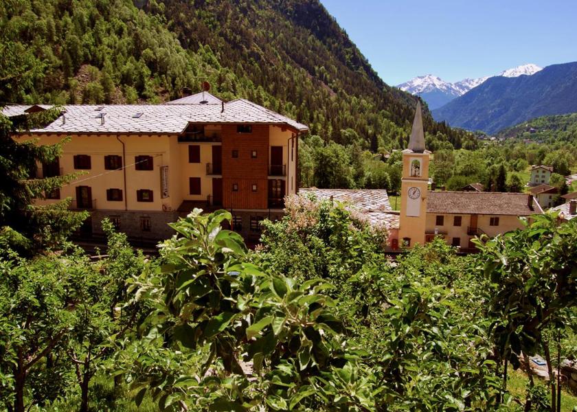 Valle d'Aosta Antey-Saint-Andre Entrance