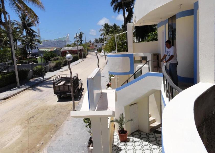Galápagos Puerto Villamil Entrance