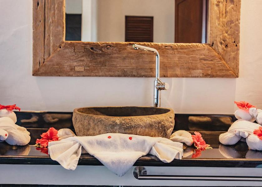  Mahé Island Food & Dining