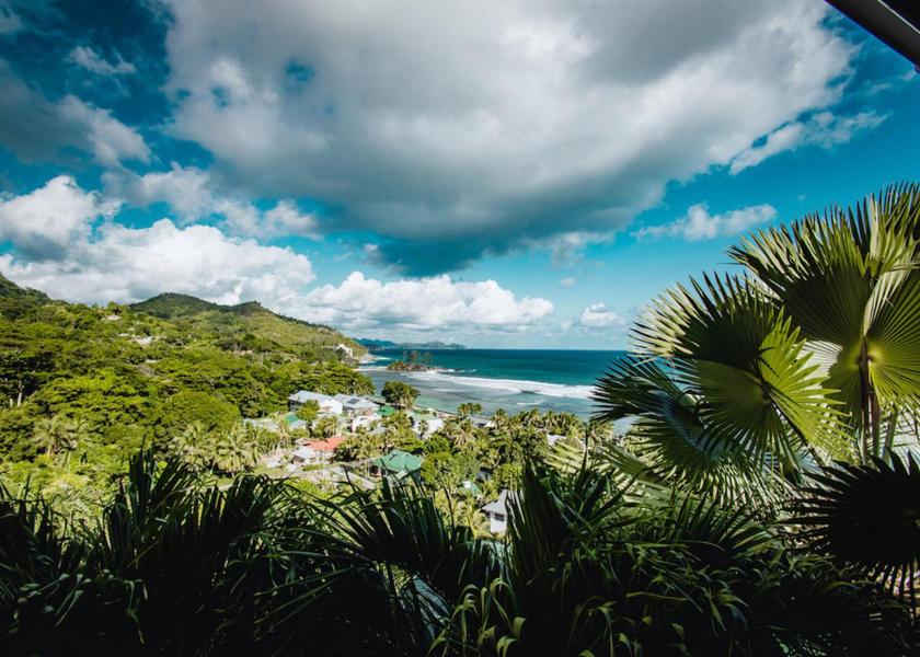 Mahé Island View