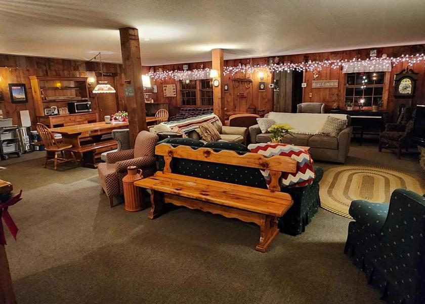 Vermont Killington Shared lounge/TV area