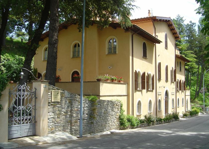 Umbria Pietralunga Entrance