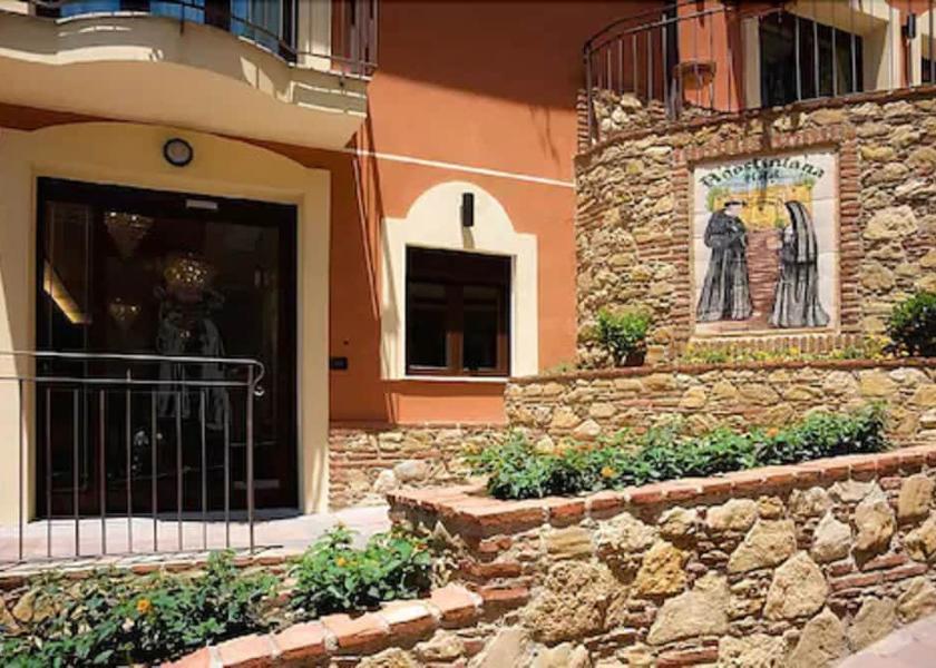 Sicily Forza d'Agro Property entrance
