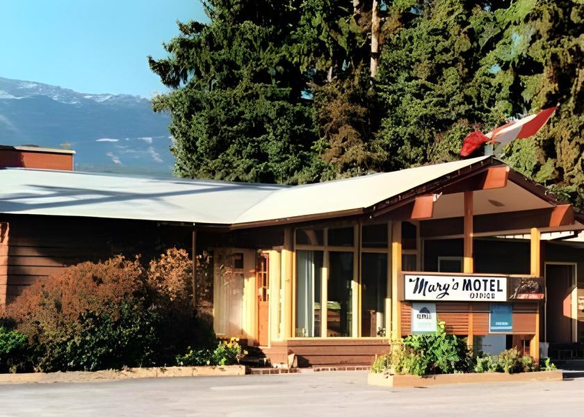 British Columbia Golden Exterior view