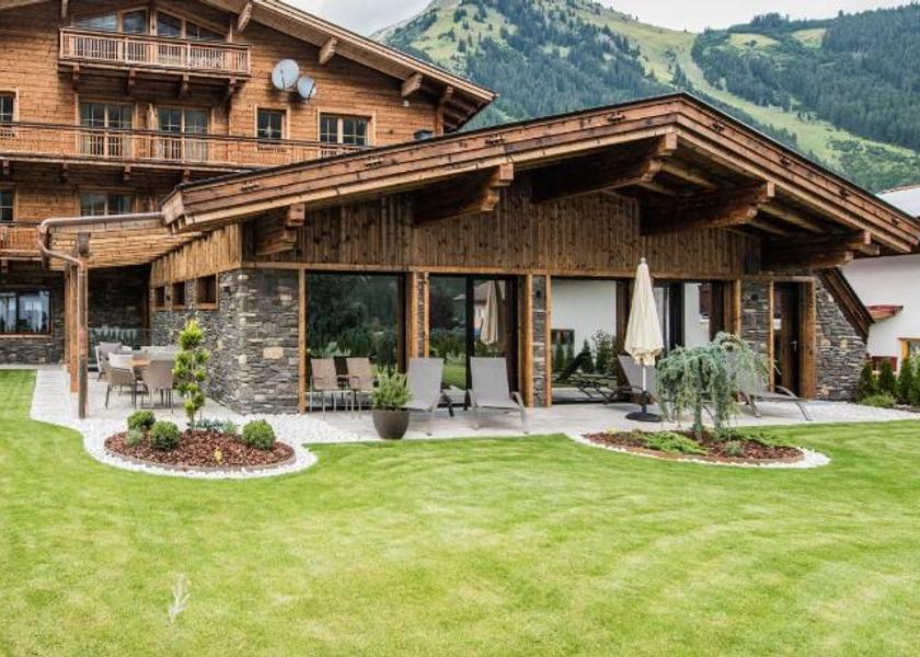 Tyrol Holzgau Exterior view