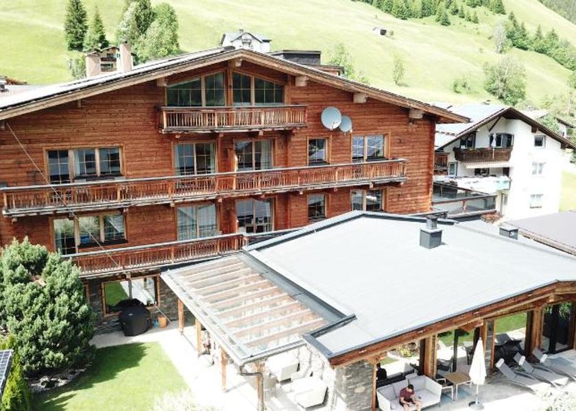 Tyrol Holzgau Exterior view