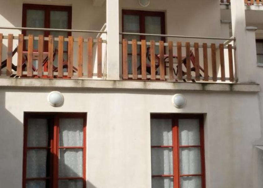 Auvergne-Rhône-Alpes Le Puy-en-Velay Balcony/terrace