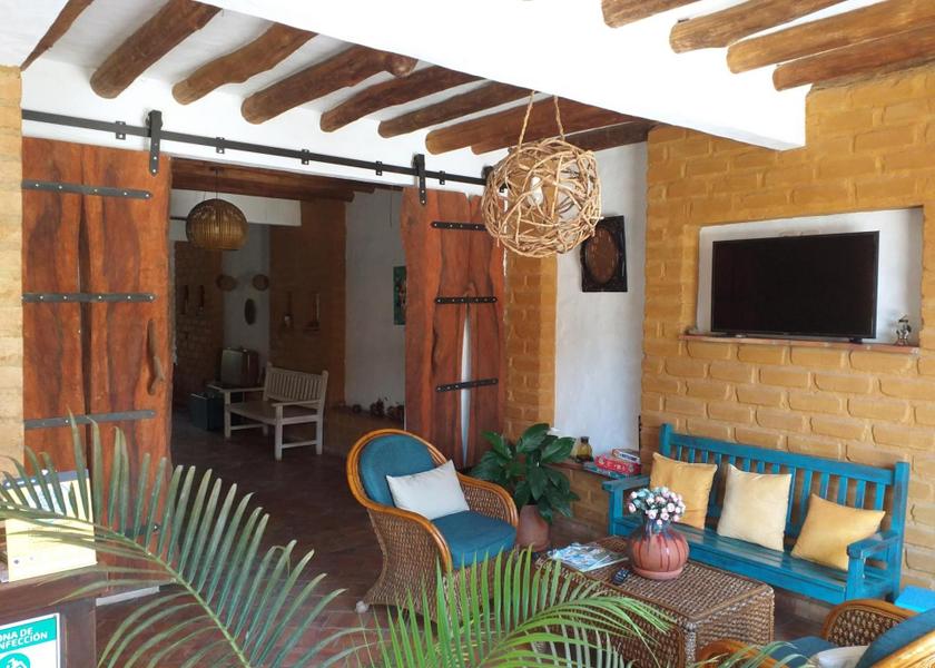 Santander Barichara Shared lounge/TV area