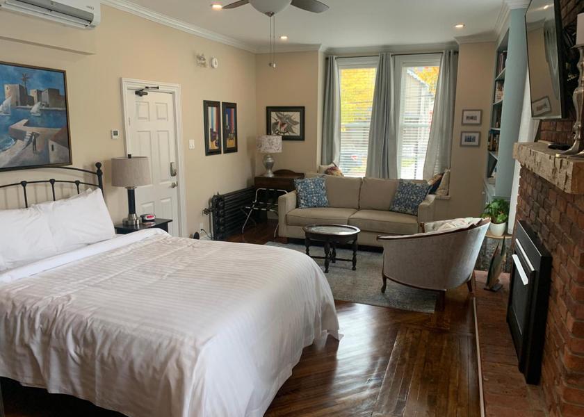 Ontario Gananoque Deluxe Double Room with Shower