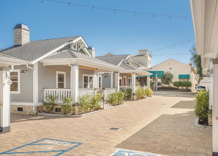 California Santa Ynez Front of property