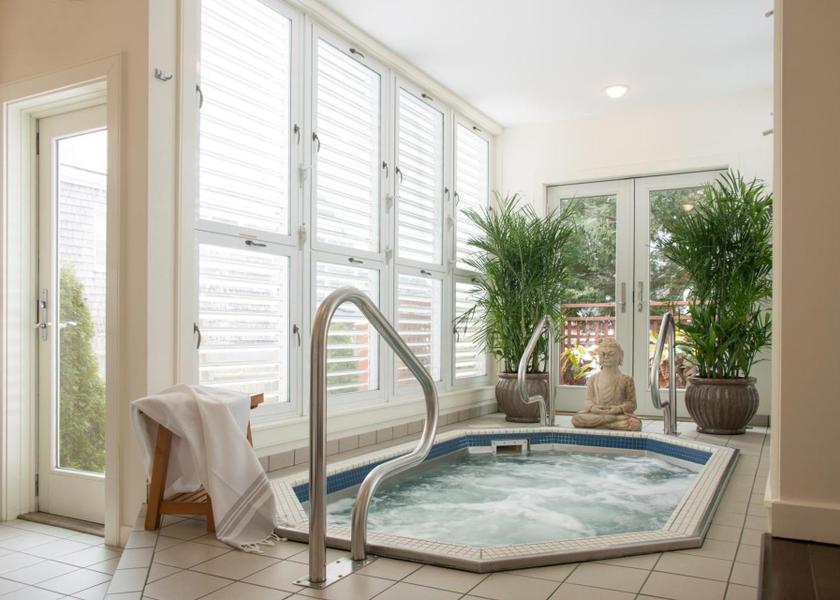Massachusetts Provincetown Hot tub