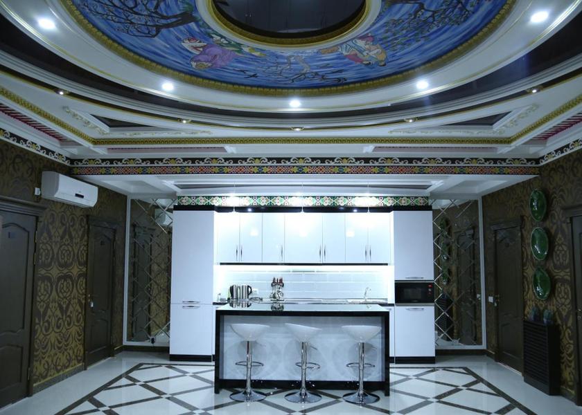 Shared lounge/TV area