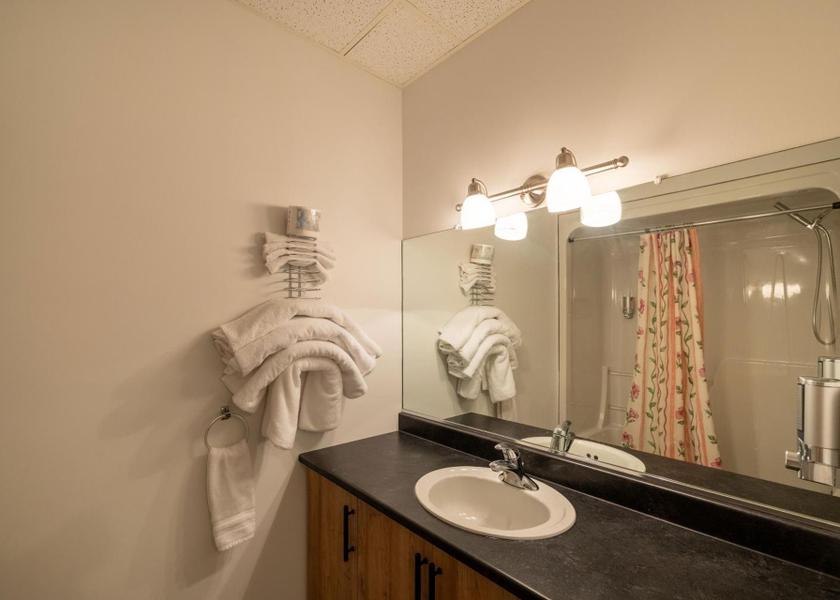 Quebec Ste Anne de Beaupre Two-Bedroom Apartment Ground Floor