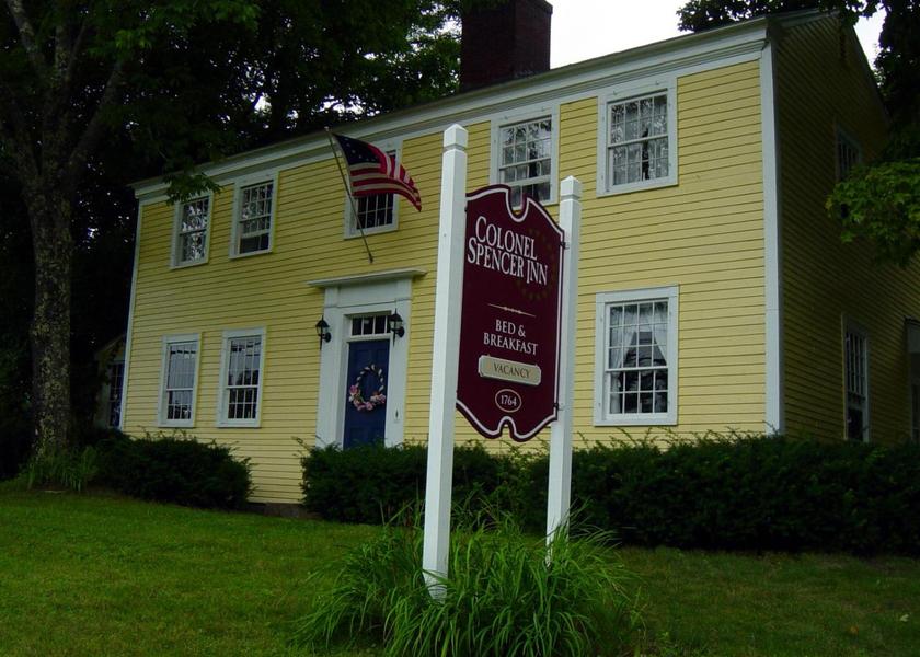 New Hampshire Campton Exterior view