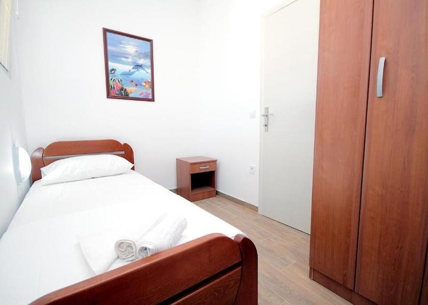 Bar Municipality Sutomore Room