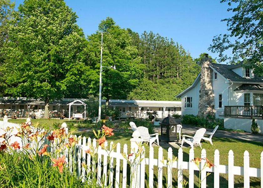 Wisconsin Fish Creek Exterior view