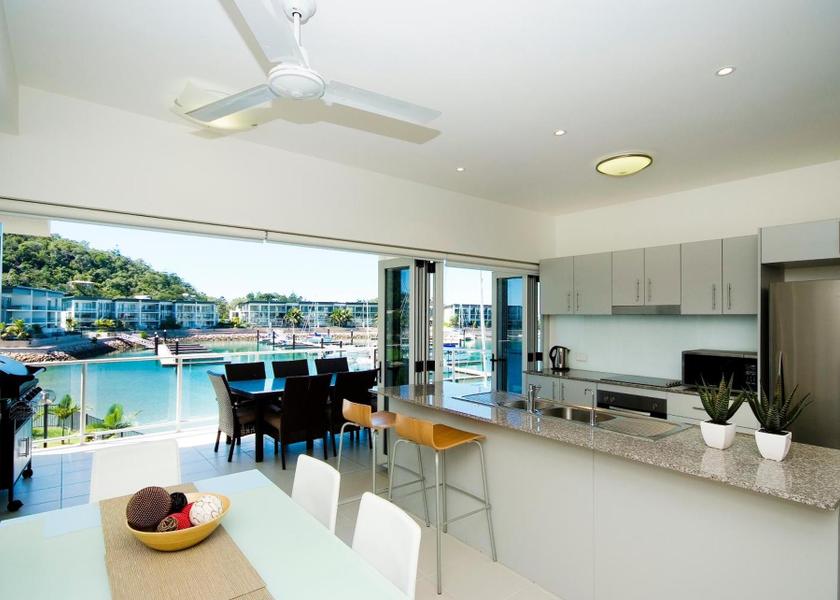 Townsville City Nelly Bay Balcony/terrace