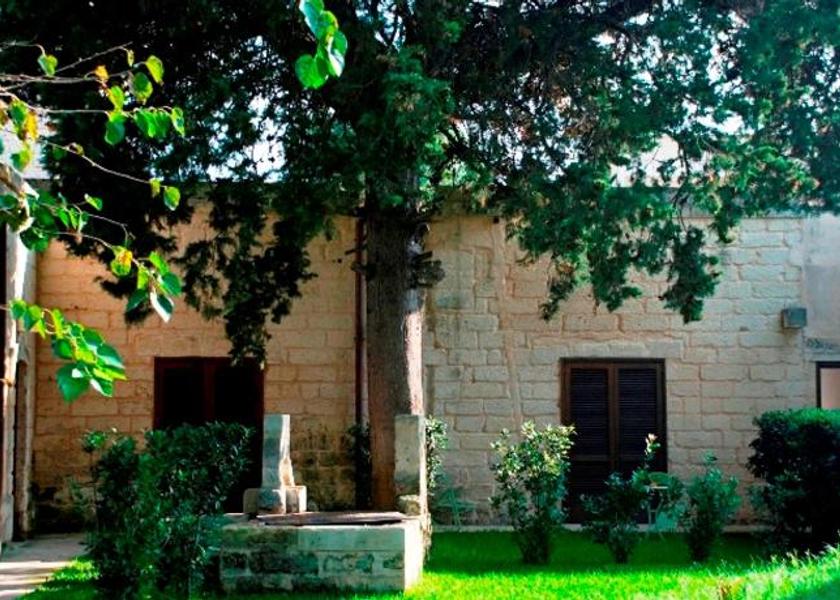 Puglia Melendugno Garden