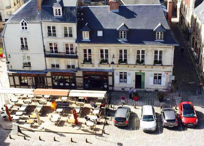 Hauts-de-France Laon Exterior view