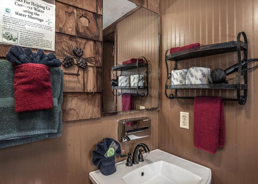 New Mexico Ruidoso One-Bedroom Cabin (The Cub)