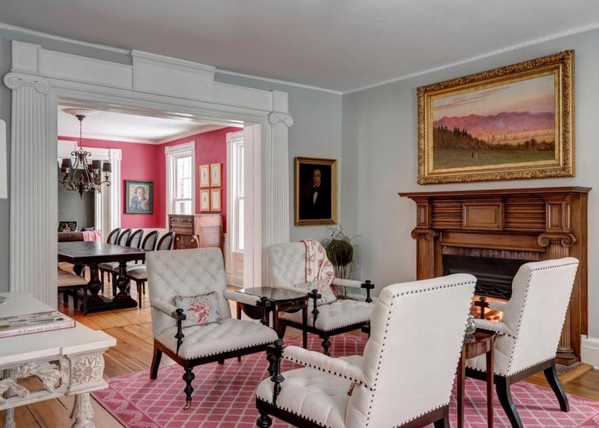 Shared lounge/TV area