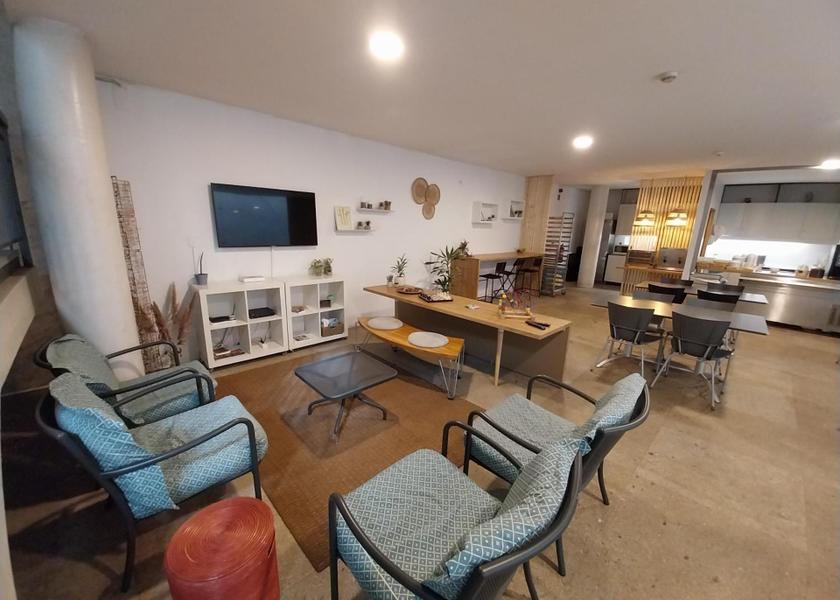 Shared lounge/TV area