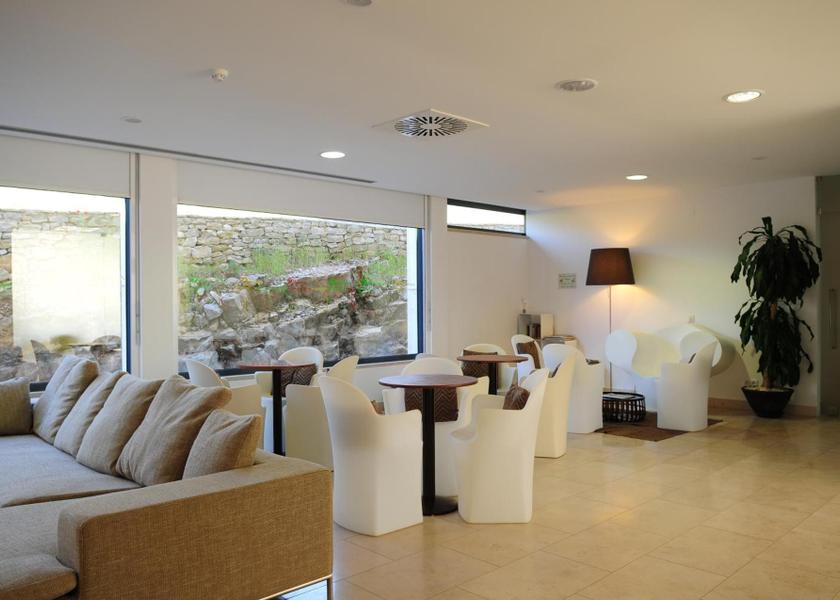 Leiria Porto de Mos Shared lounge/TV area