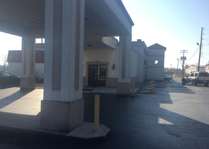 Kentucky Richmond Property entrance