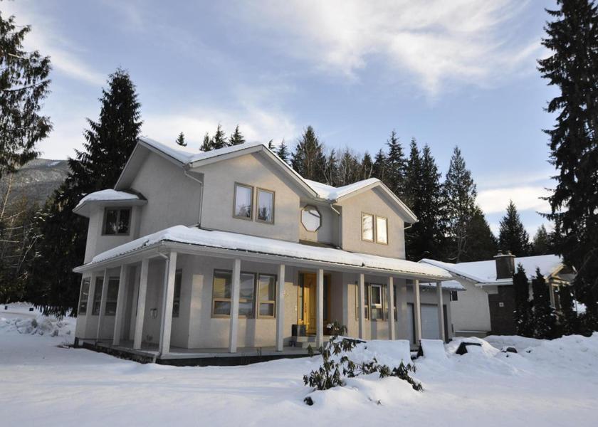 British Columbia Revelstoke Exterior view