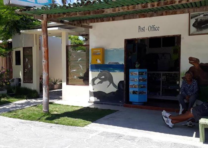 Galápagos Puerto Villamil Entrance