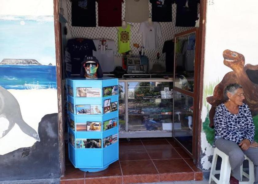 Galápagos Puerto Villamil Shops