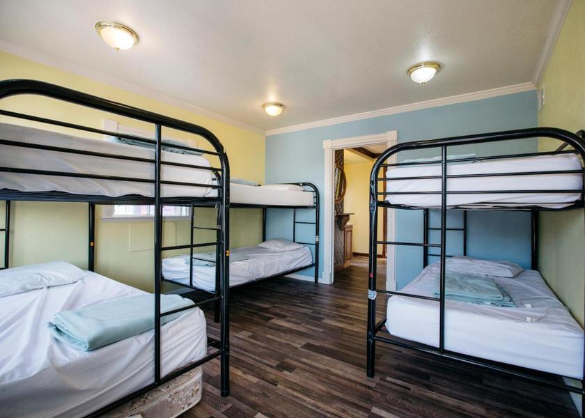 California Bishop Single Bed in Mixed Dormitory Room