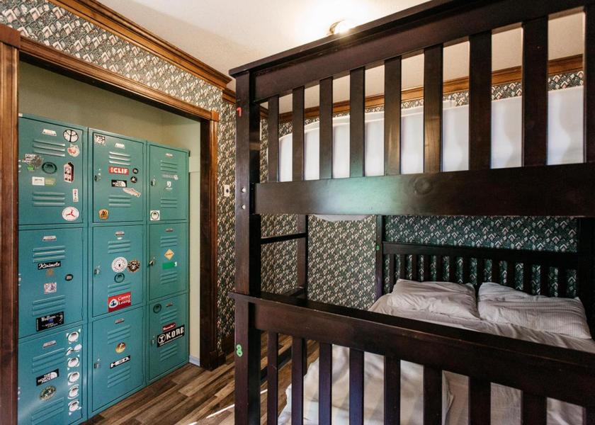 California Bishop Single Bed in Mixed Dormitory Room