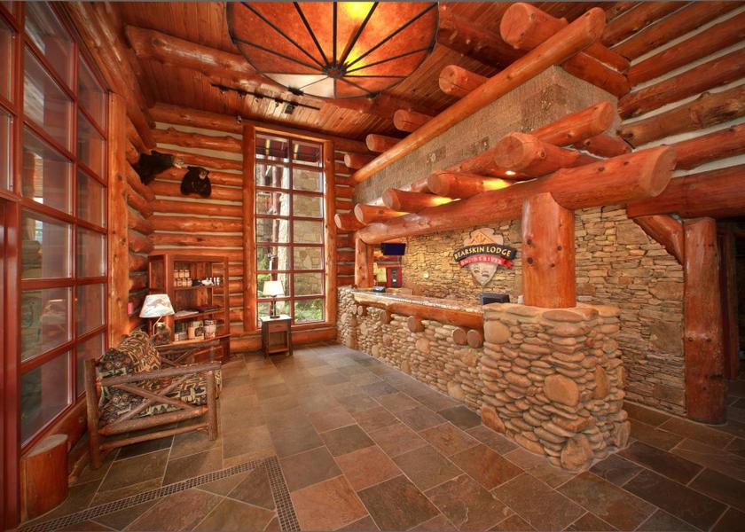 Tennessee Gatlinburg Lobby
