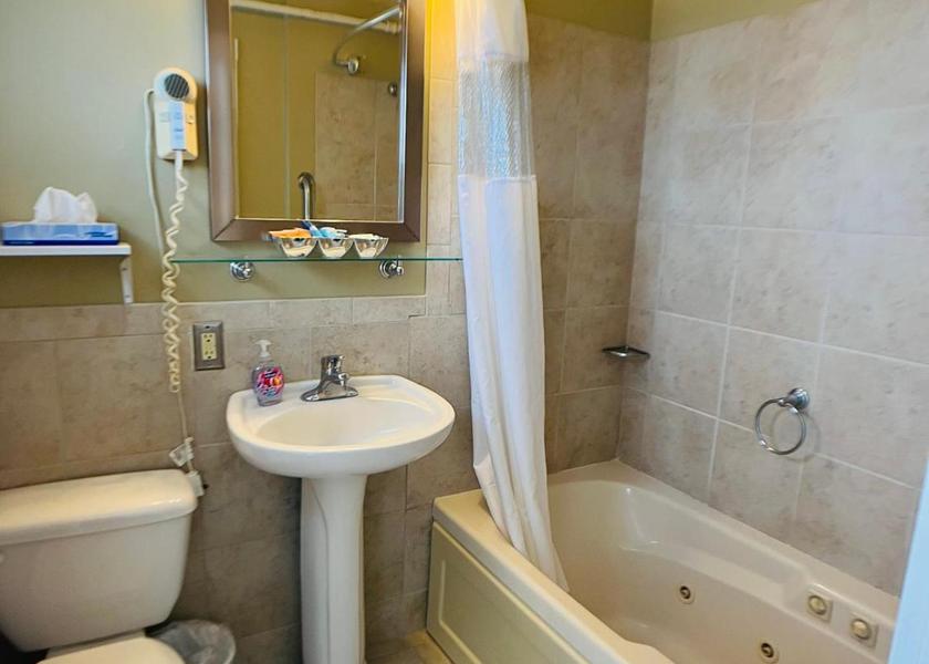 Maine York Beach King Room with Kitchenette