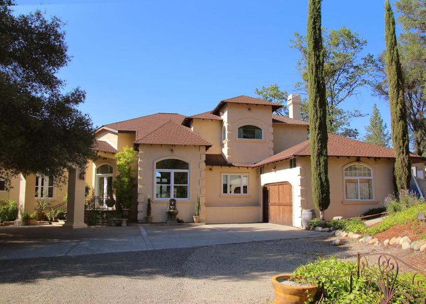 California Placerville Exterior view