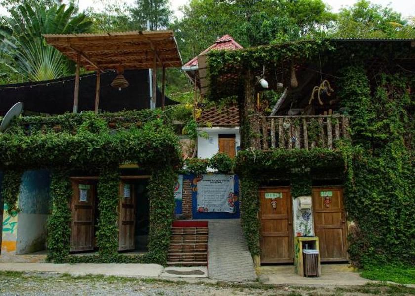 Alta Verapaz San Agustin Lanquin Garden