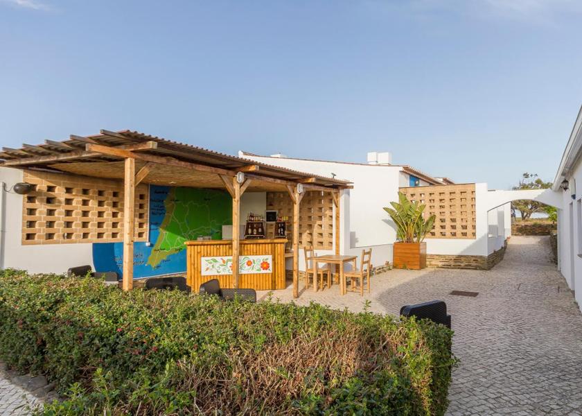 Faro Aljezur Exterior view