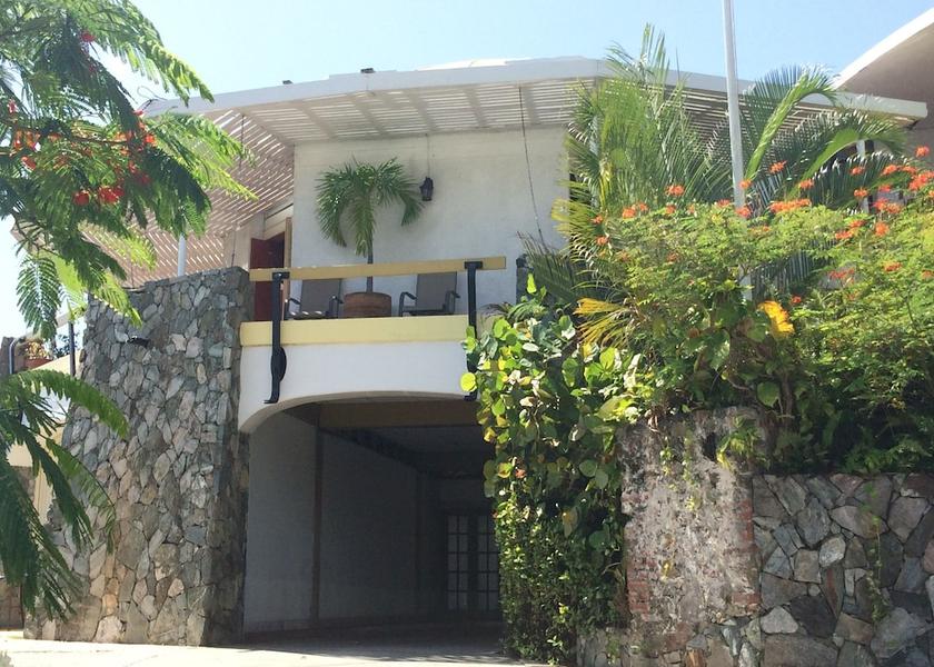 Tortola Road Town Interior entrance
