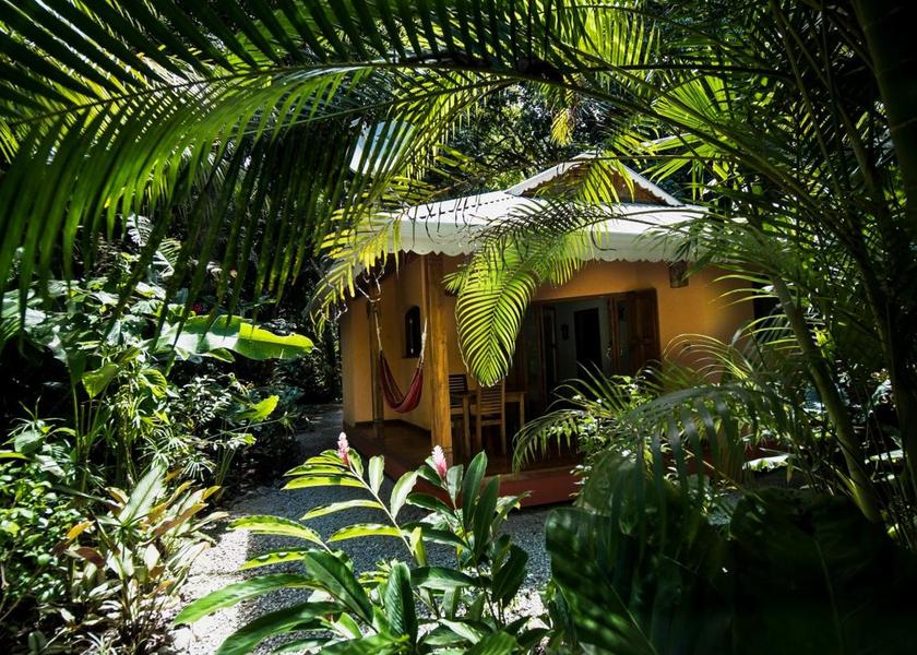Guanacaste Sámara Entrance