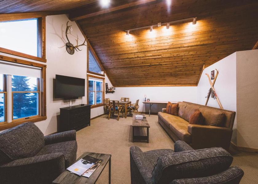 Wyoming Alta Shared lounge/TV area