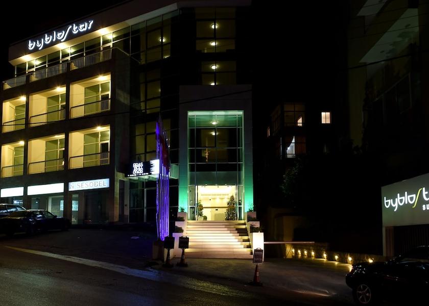 Keserwan-Jbeil Governorate Byblos Front of property - evening/night
