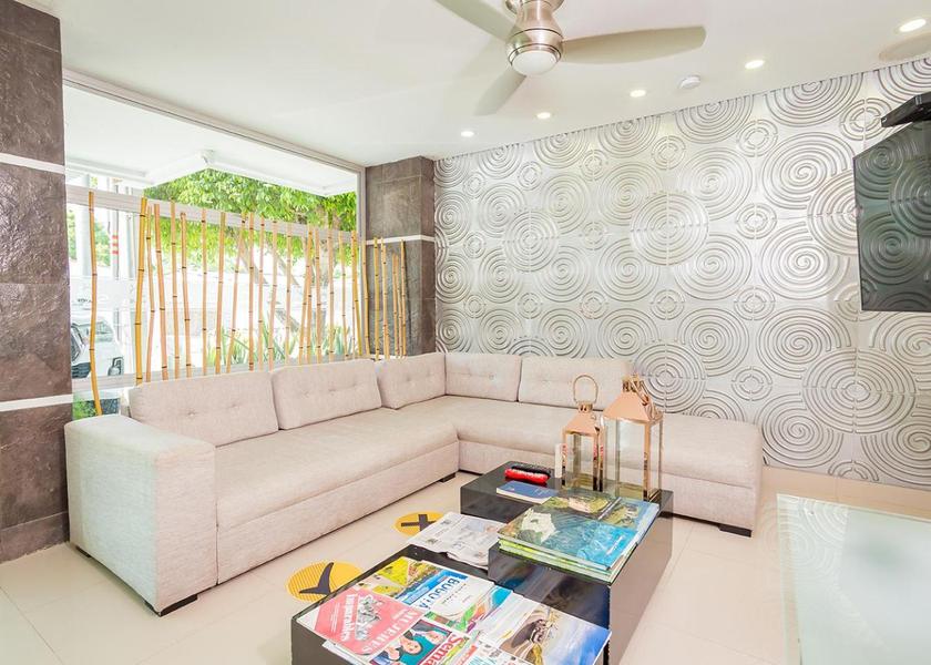 Córdoba Montería Shared lounge/TV area