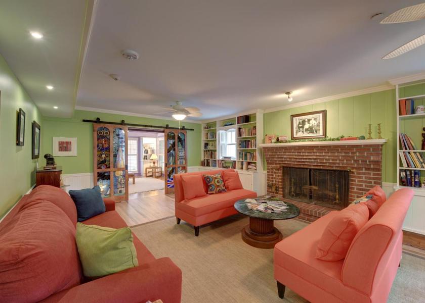Georgia St. Simons Island Shared lounge/TV area