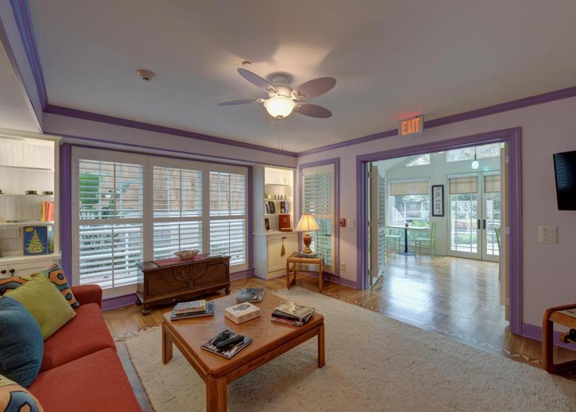 Georgia St. Simons Island Shared lounge/TV area