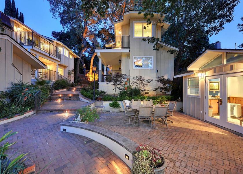 California Saratoga Exterior view