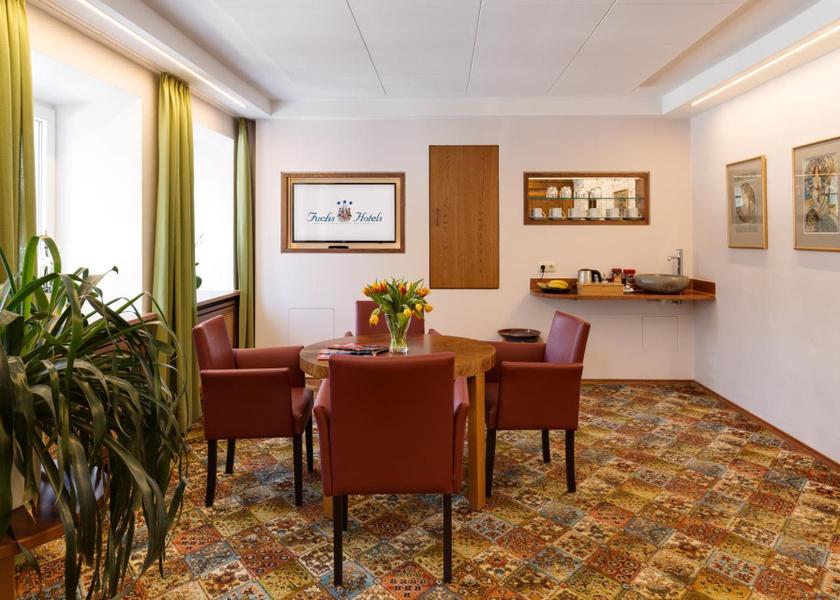 Shared lounge/TV area